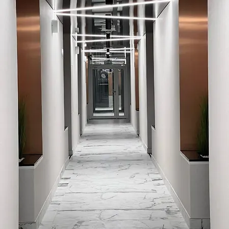 Przy Plazy Z Tarasem I Bezplatnym Parkingiem Appartamento