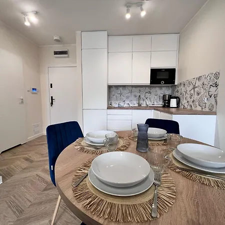 Przy Plazy Z Tarasem I Bezplatnym Parkingiem Appartamento *