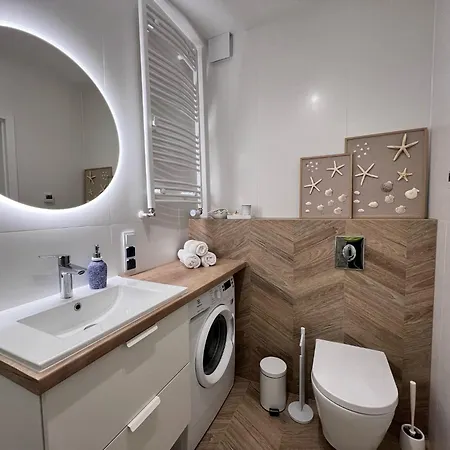 Przy Plazy Z Tarasem I Bezplatnym Parkingiem Appartamento *